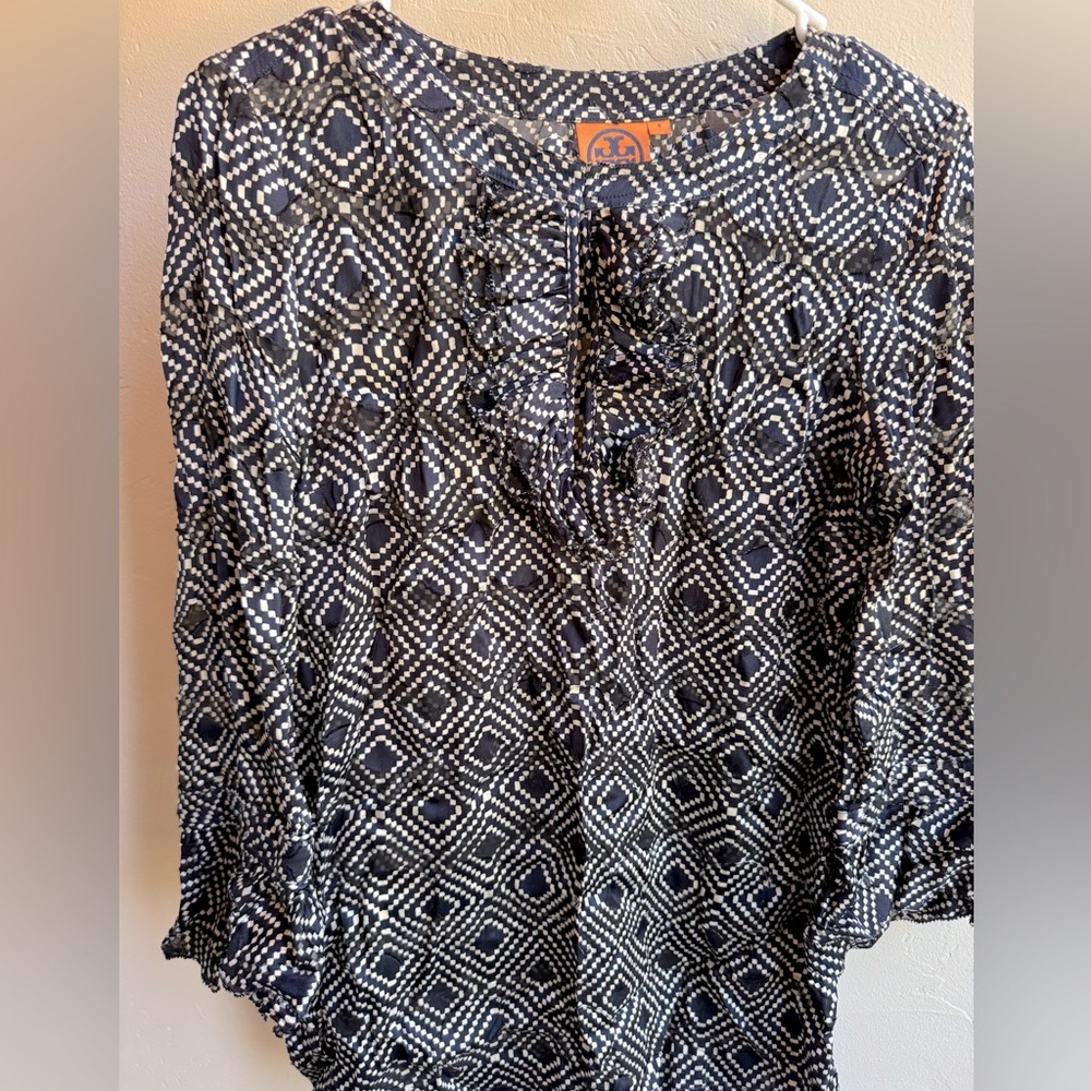 Tori Burch navy ruffle tunic size 6, hook and eye closure non smoking home